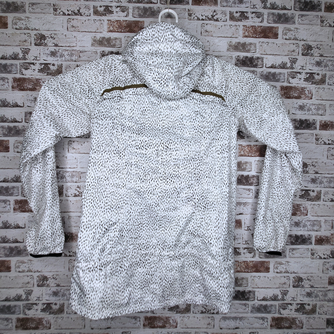 lululemon white/black hooded jacket (Women's Size N/A)