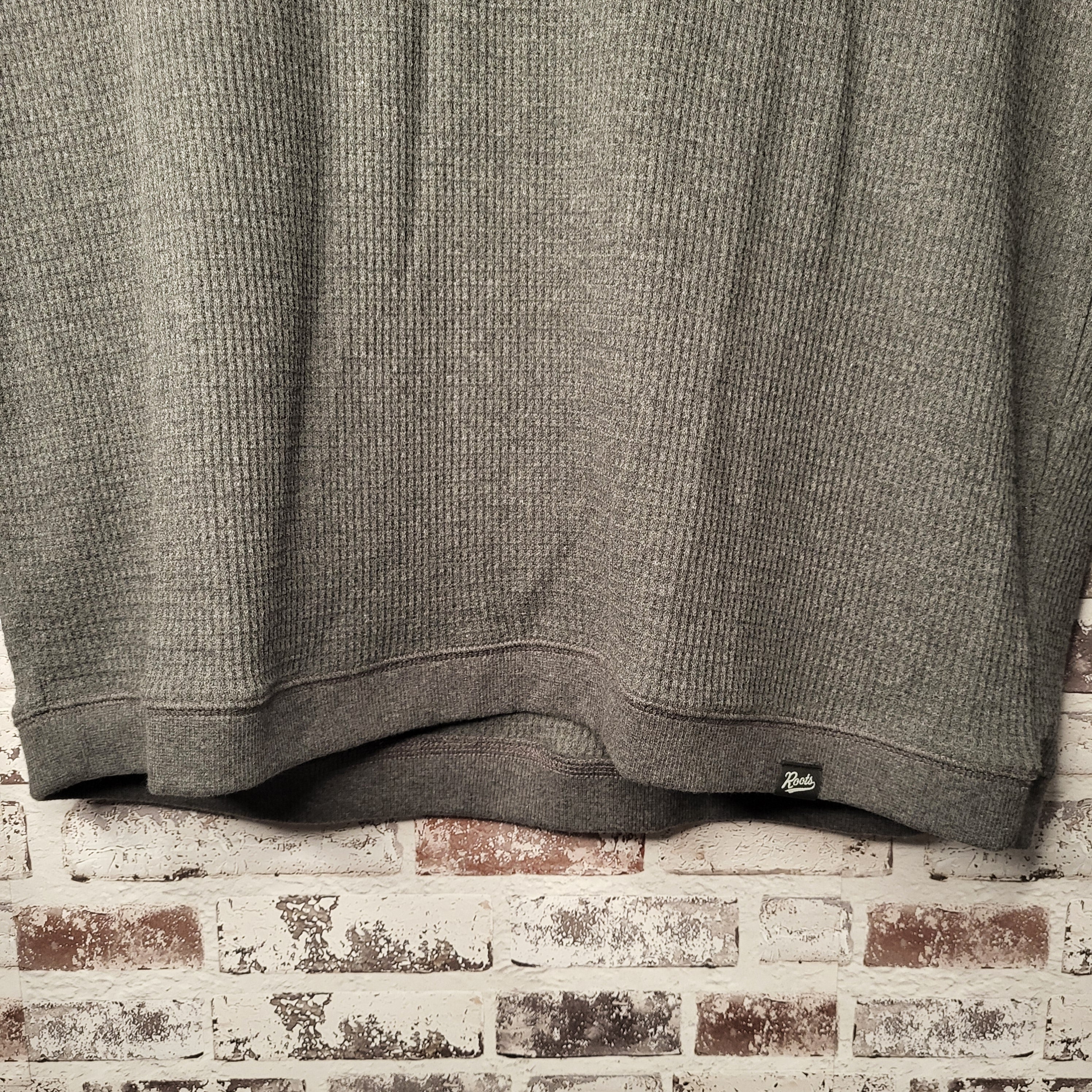 Roots Charcoal Waffle Long Sleeve Henley (Men's Size XL)