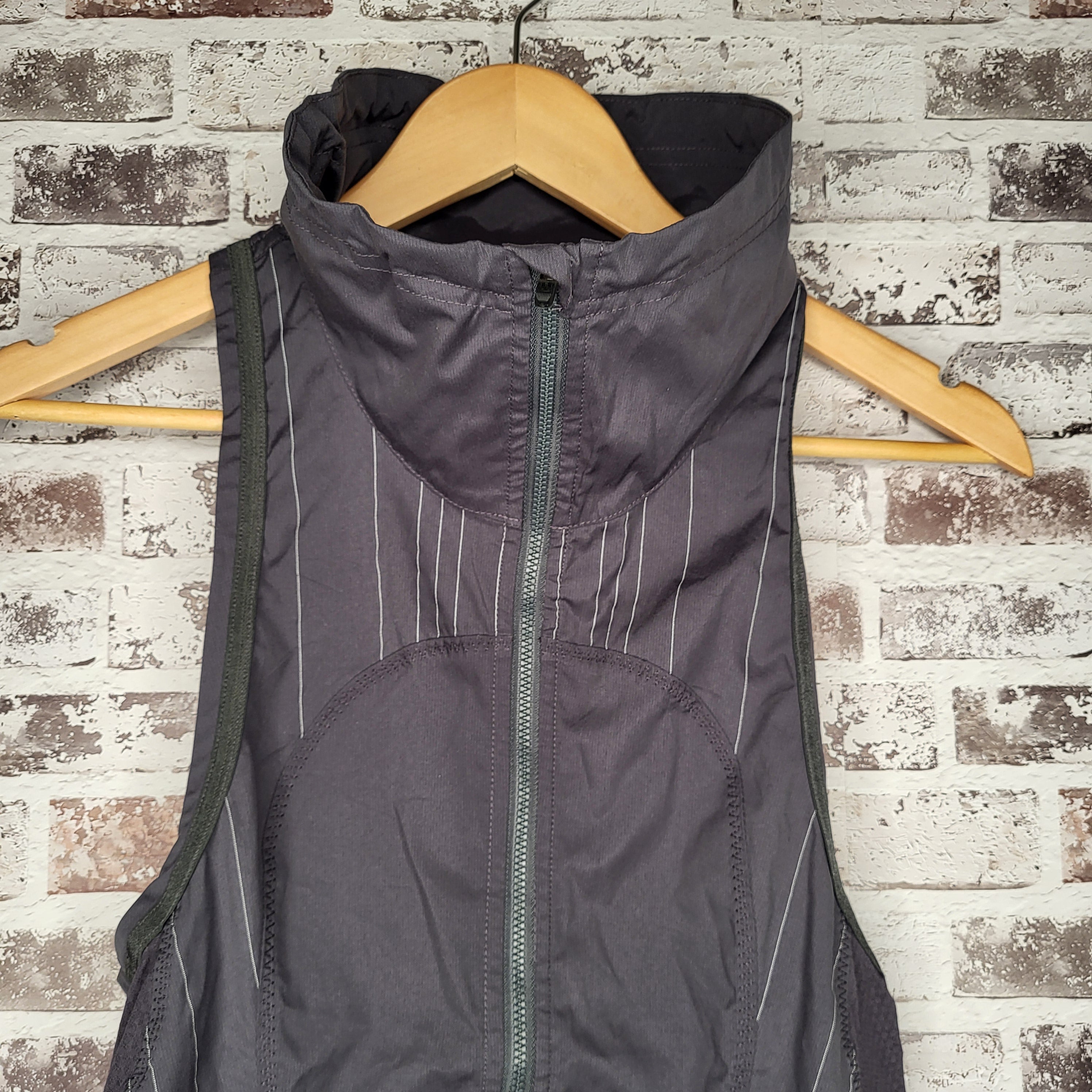 lululemon charcoal grey hooded running vest (Women's Size N/A)
