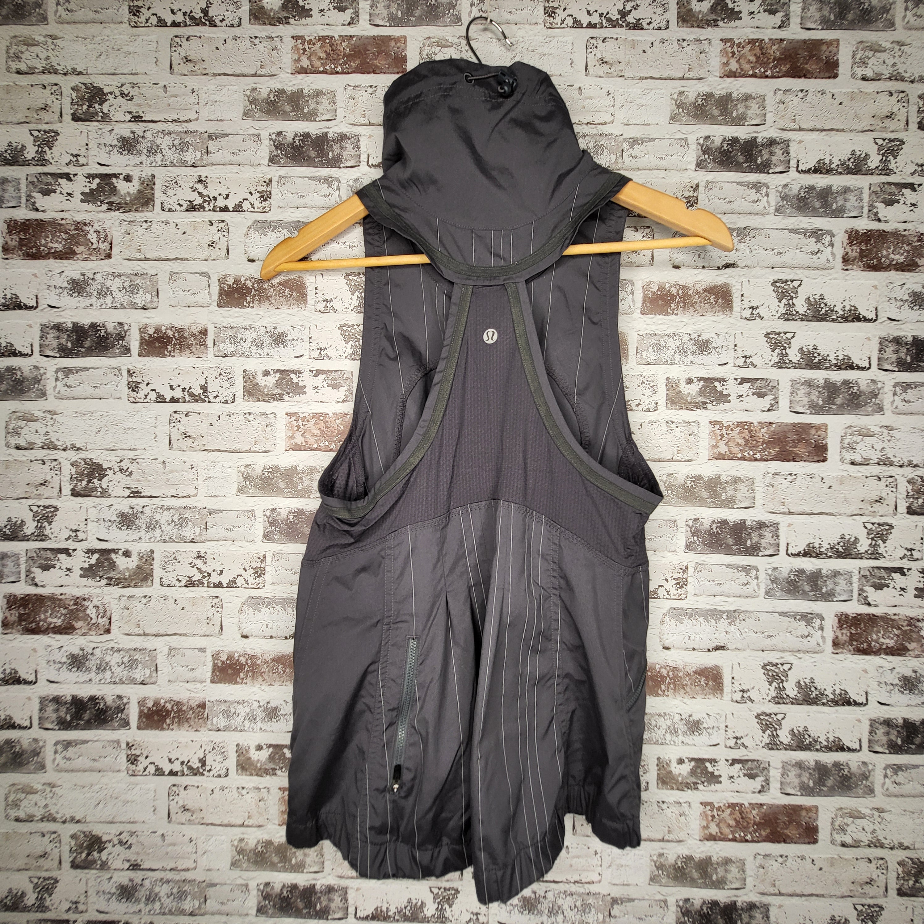 lululemon charcoal grey hooded running vest (Women's Size N/A)