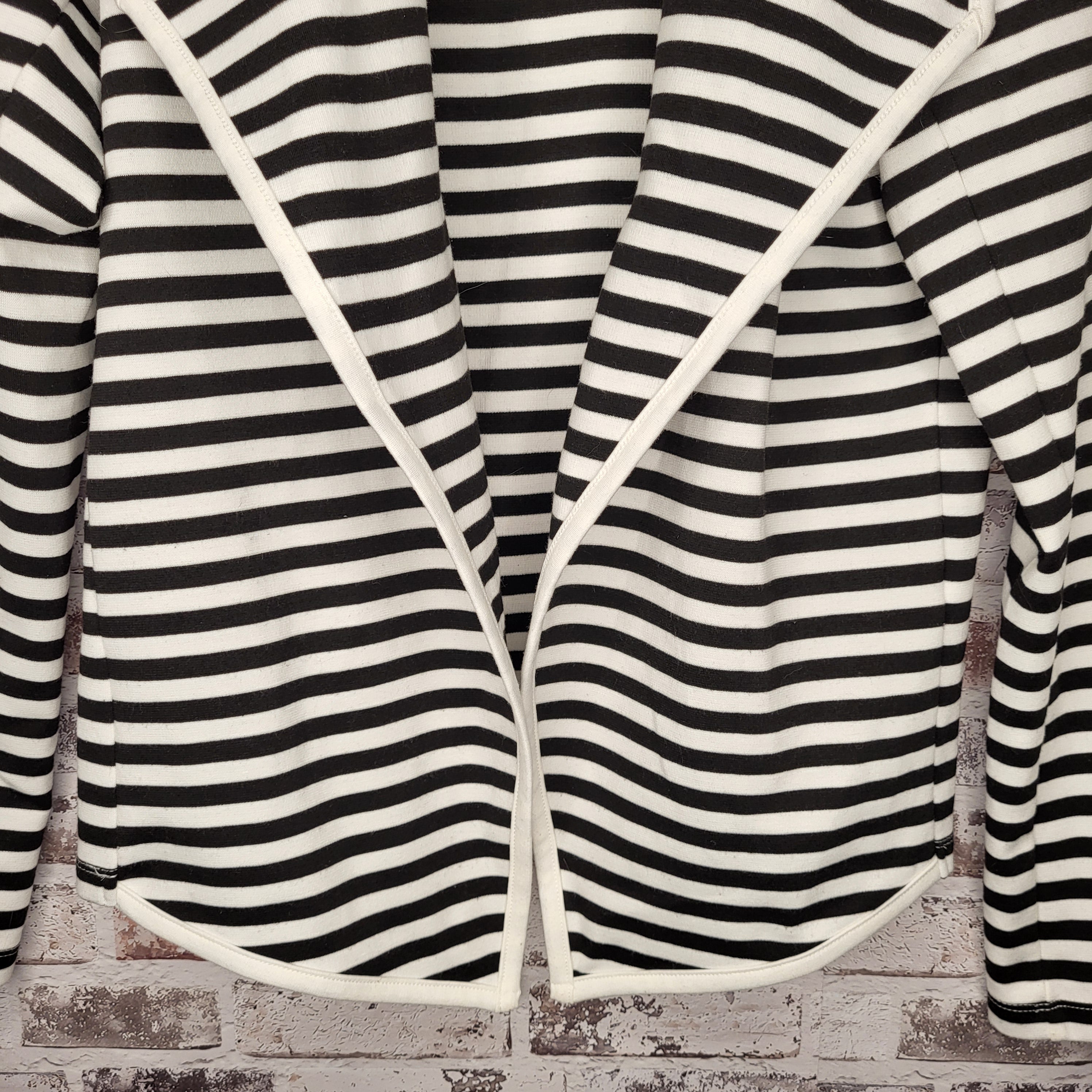 Contemporaine black/white striped open-front jacket (Women's Size L)