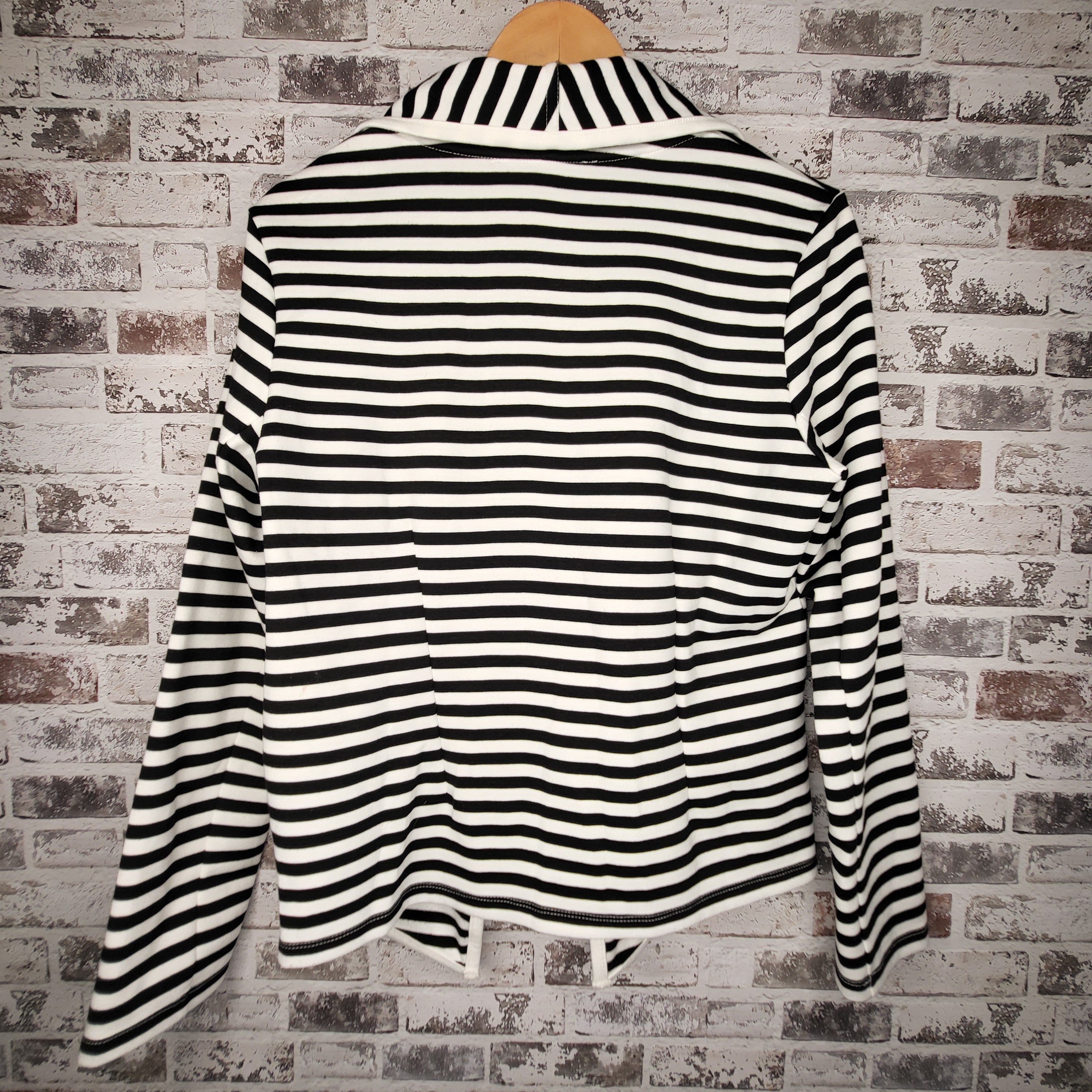 Contemporaine black/white striped open-front jacket (Women's Size L)