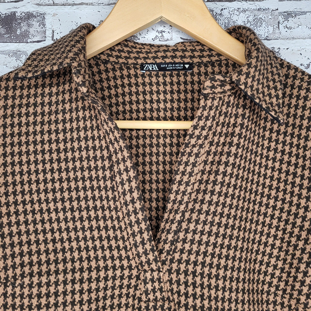 Zara houndstooth cropped collared top (Women's Size S)