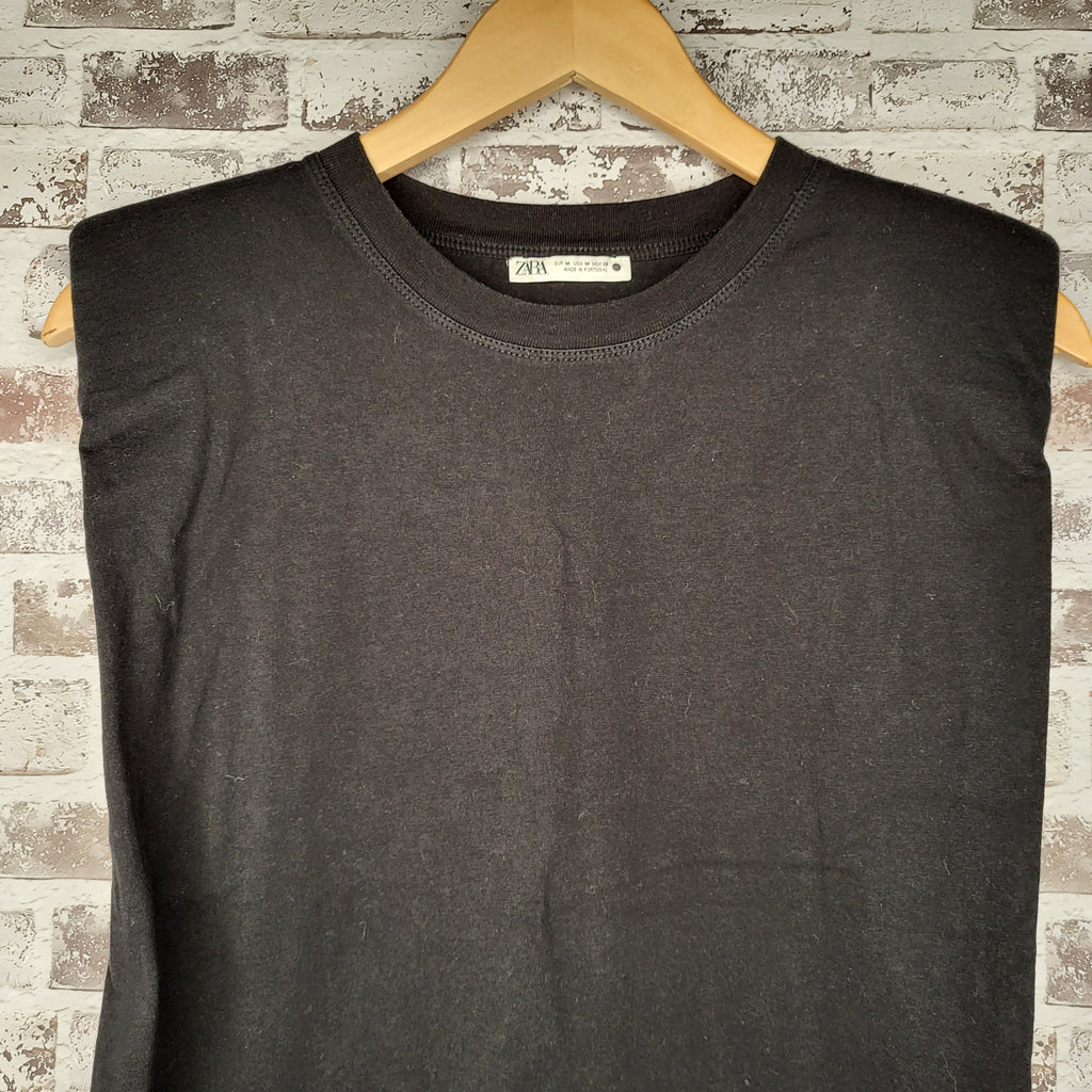 Zara black padded shoulder sleeveless top (Women's Size M)