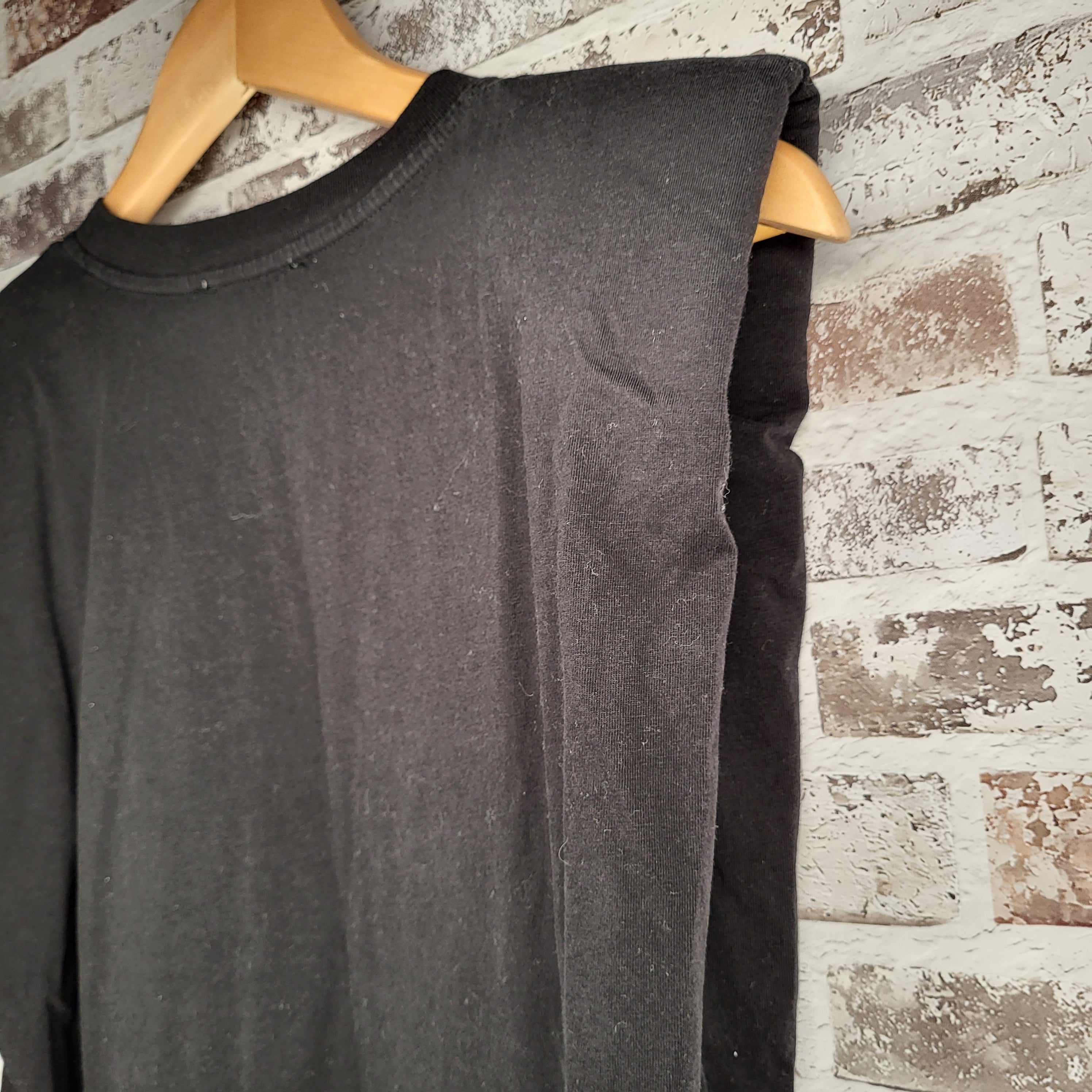 Zara black padded shoulder sleeveless top (Women's Size M)