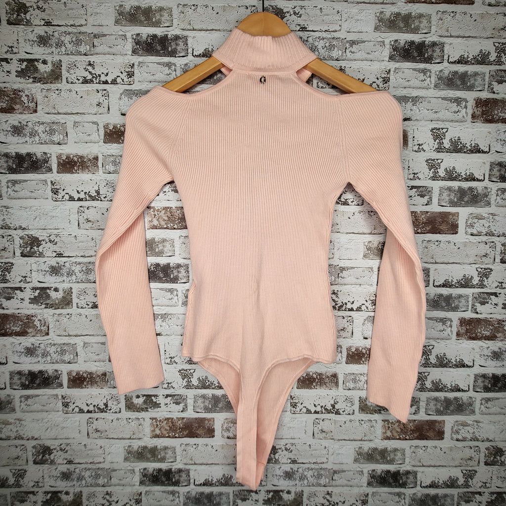 GUESS light pink cold-shoulder ribbed bodysuit (Women's Size S)