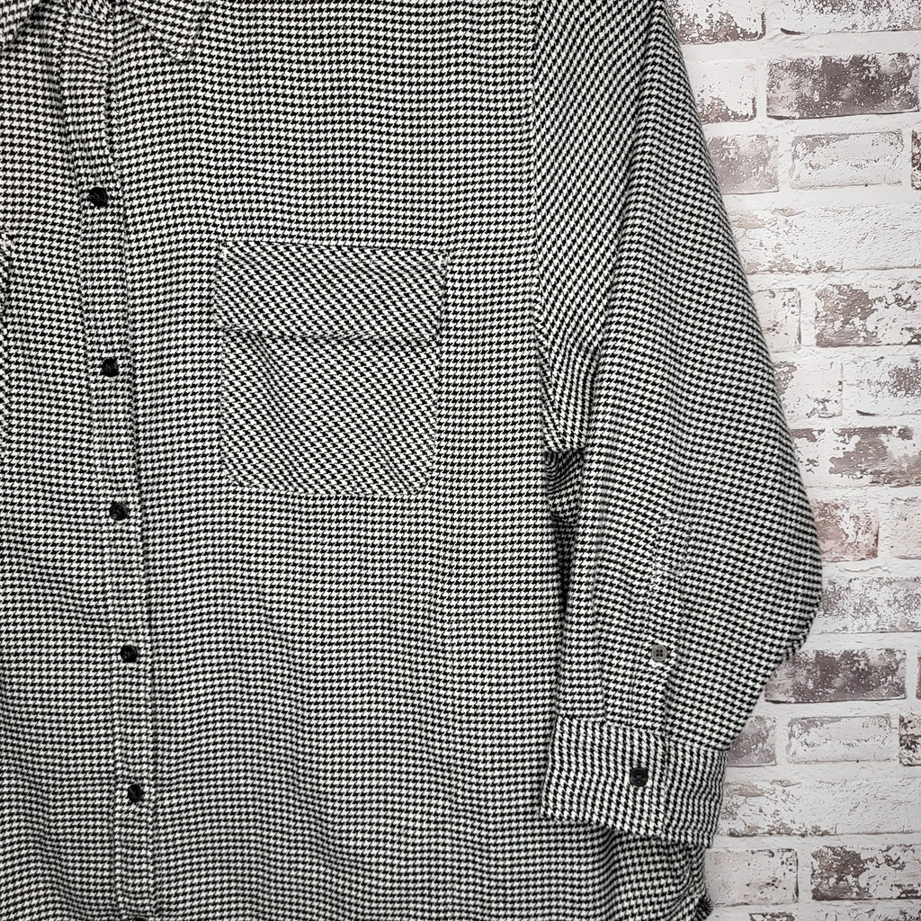 Abercrombie & Fitch Black White Houndstooth Flannel Shacket (Women's Size XXL)