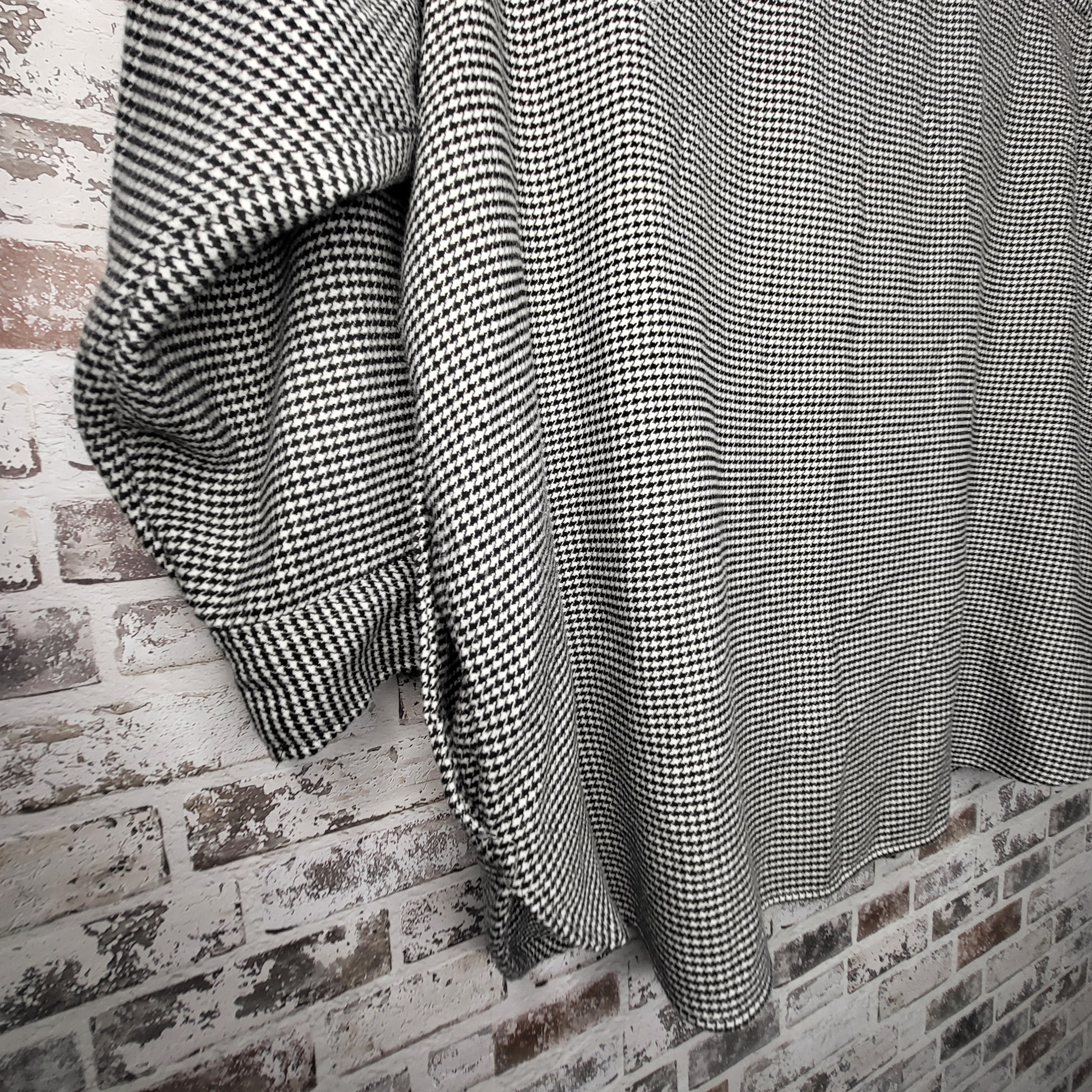 Abercrombie & Fitch Black White Houndstooth Flannel Shacket (Women's Size XXL)