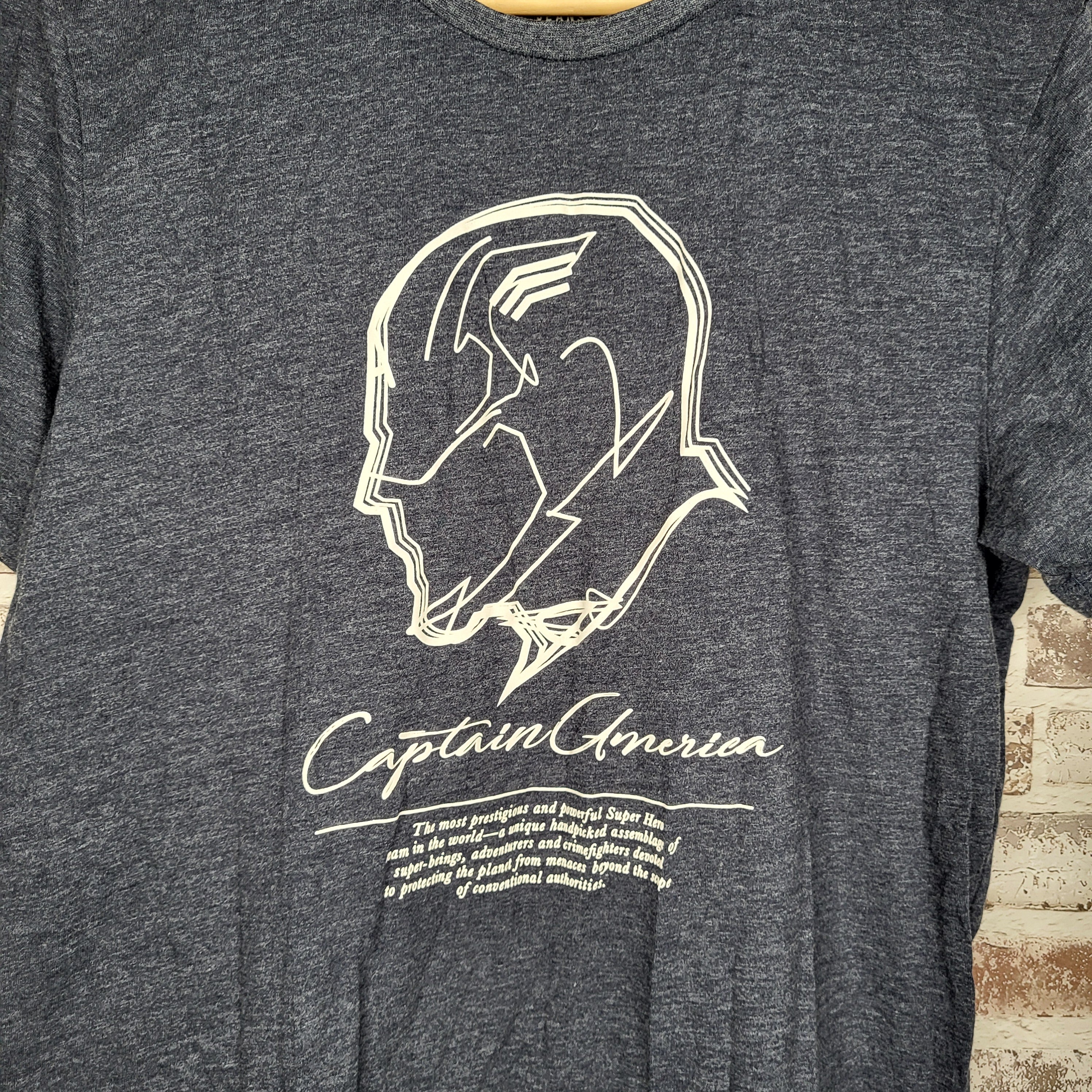 Marvel x SF Jeans Co. Heather Navy Captain America Graphic T-Shirt (Men's Size L)