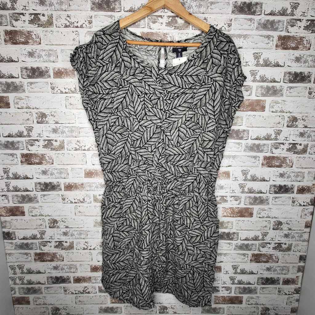 NEW Gap Black & White Leaf Print Ruched Waist Dress (Women's Size M)