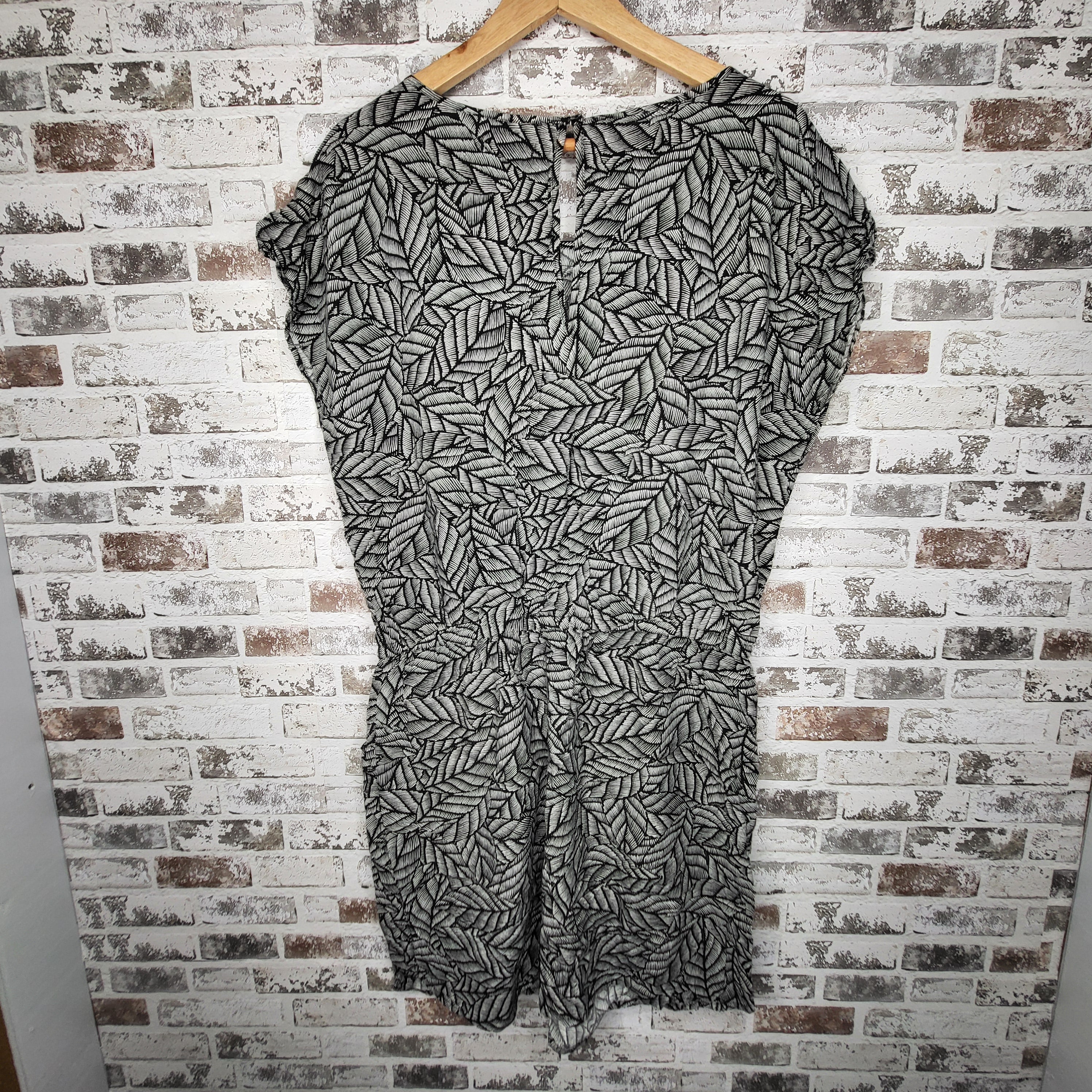 NEW Gap Black & White Leaf Print Ruched Waist Dress (Women's Size M)