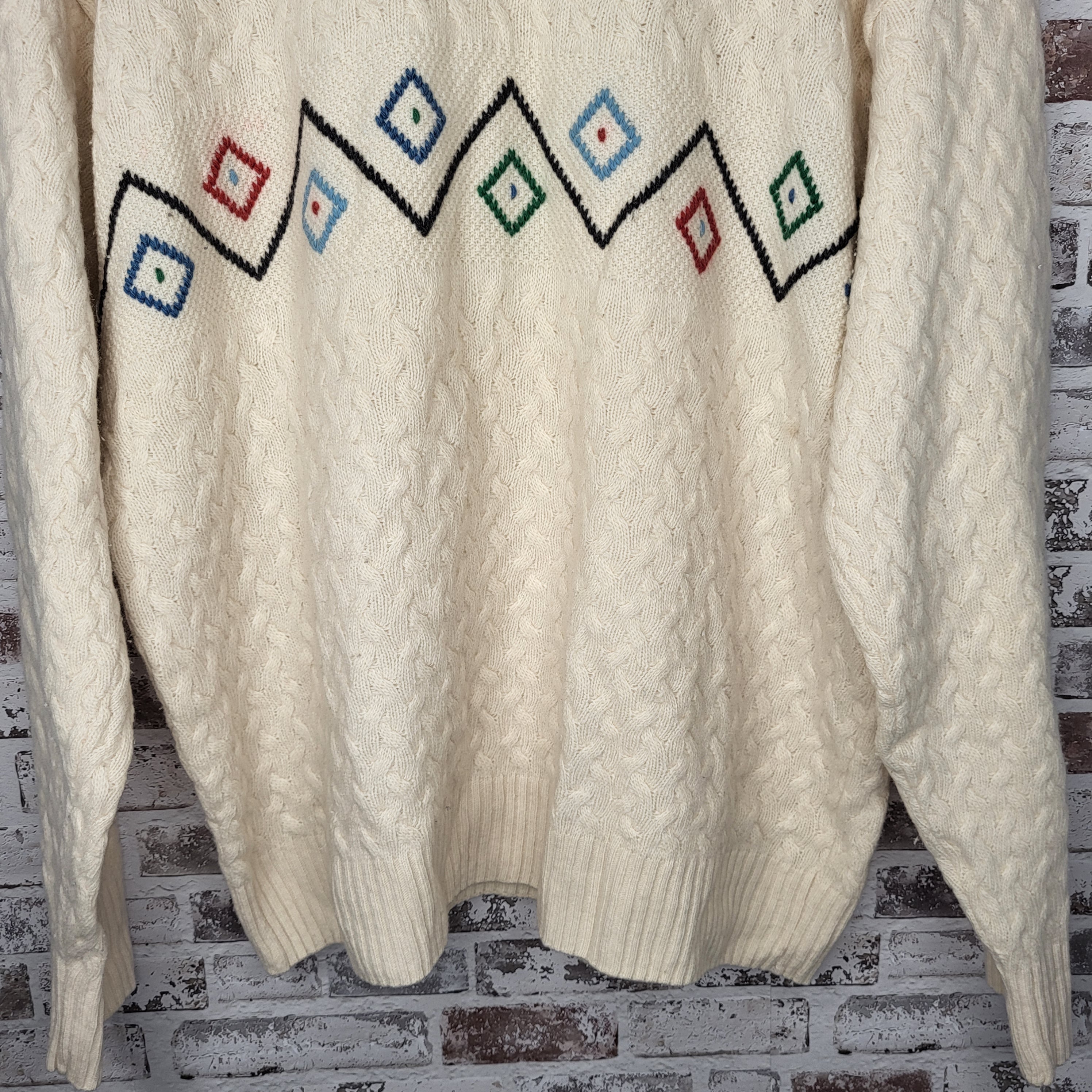 Chagall cream textured knit sweater with geometric pattern (Women'sSize M)