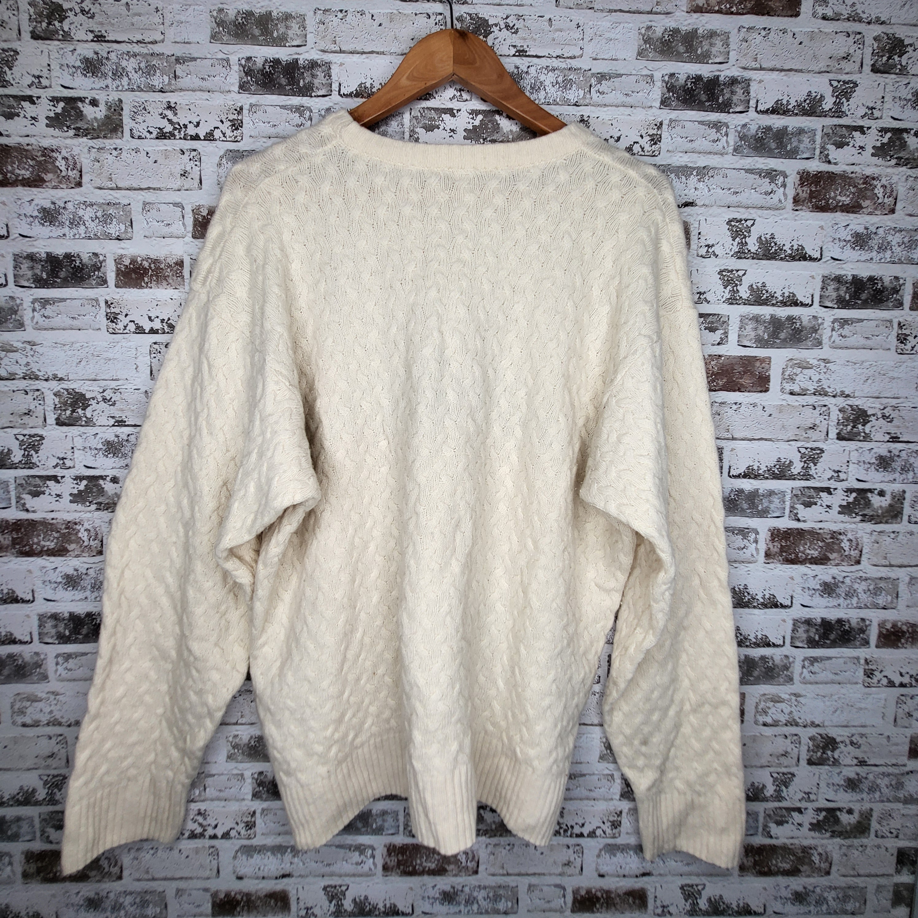 Chagall cream textured knit sweater with geometric pattern (Women'sSize M)