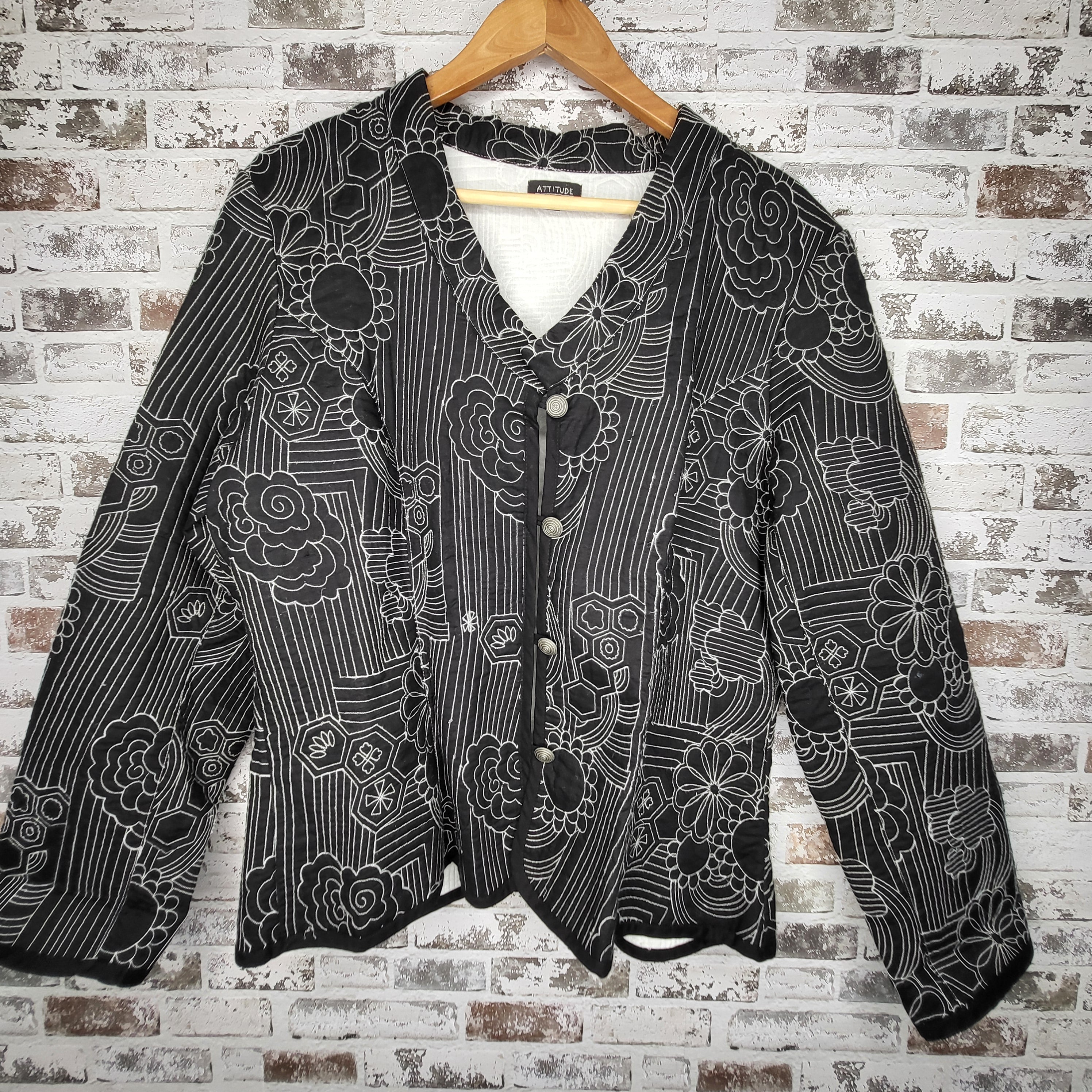Attitude Black & White Sashiko Floral Quilted Jacket (Women's Size XL)