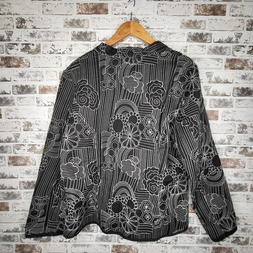 Attitude Black & White Sashiko Floral Quilted Jacket (Women's Size XL)