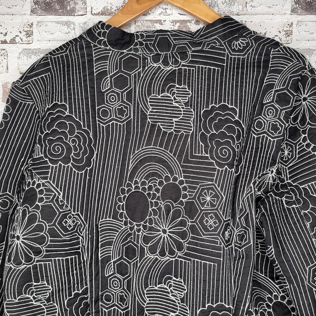 Attitude Black & White Sashiko Floral Quilted Jacket (Women's Size XL)