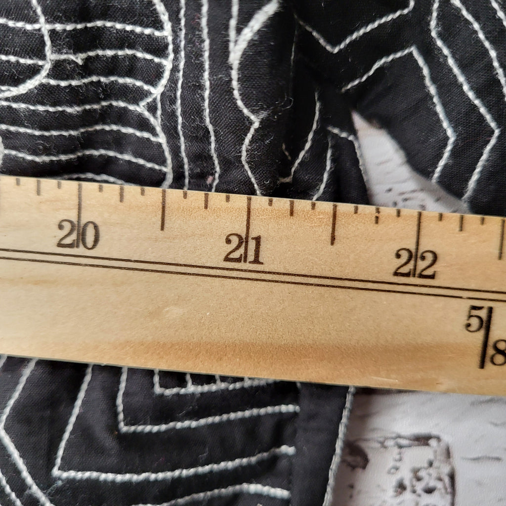 Attitude Black & White Sashiko Floral Quilted Jacket (Women's Size XL)