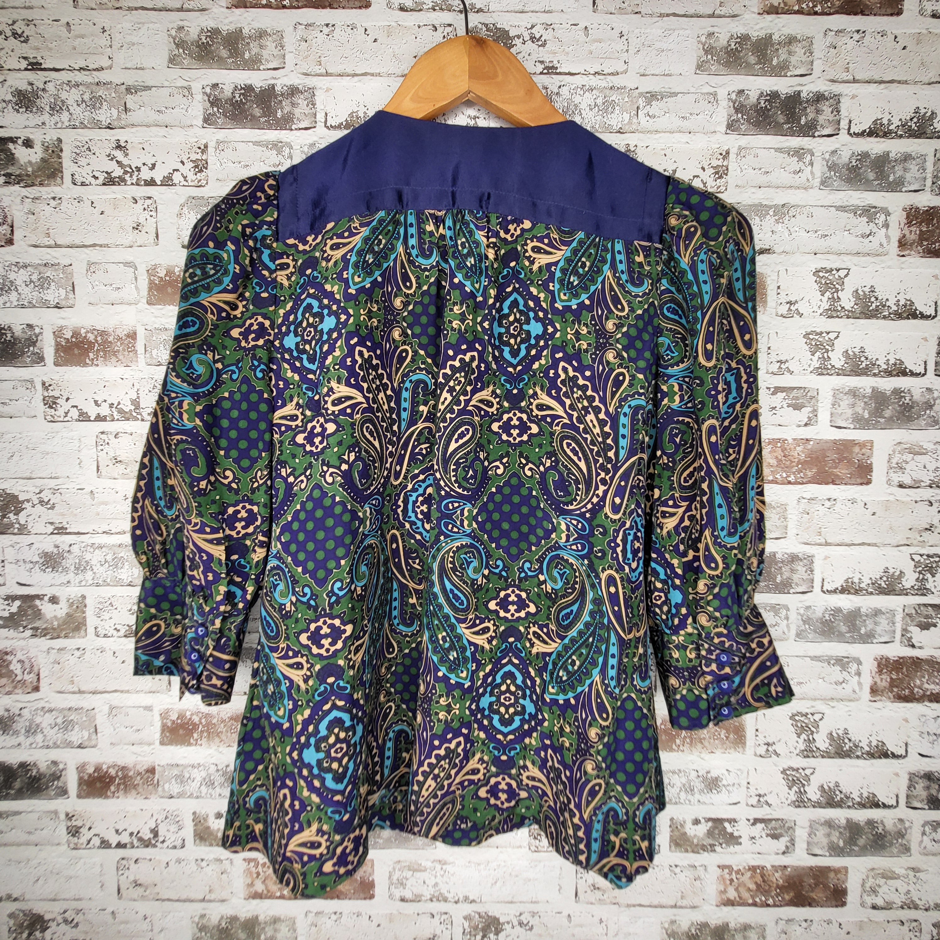 Banana Republic blue green paisley silk blouse (Women's Size XS)