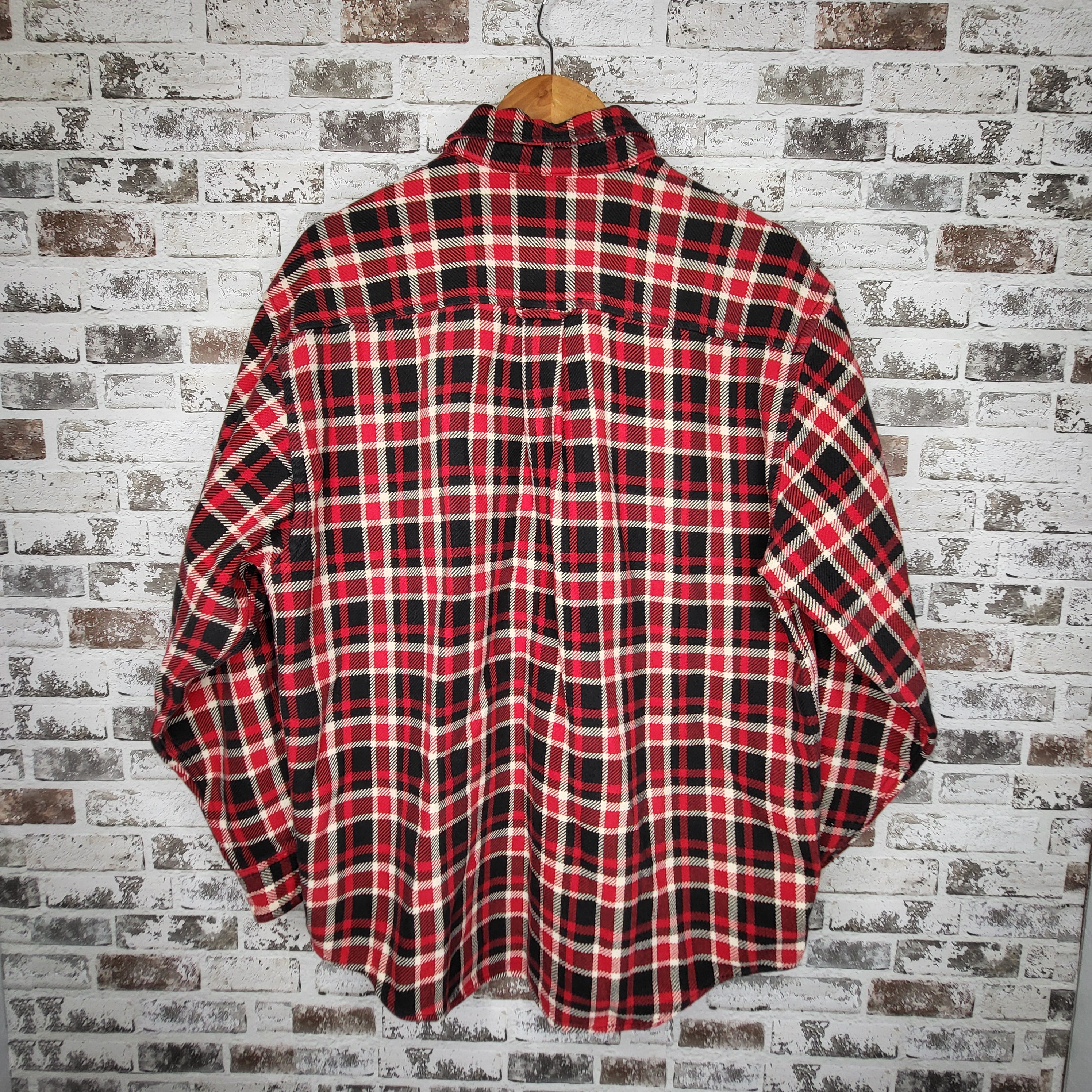 Eddie Bauer Red Black Plaid Flannel Shirt (Men's Size M)